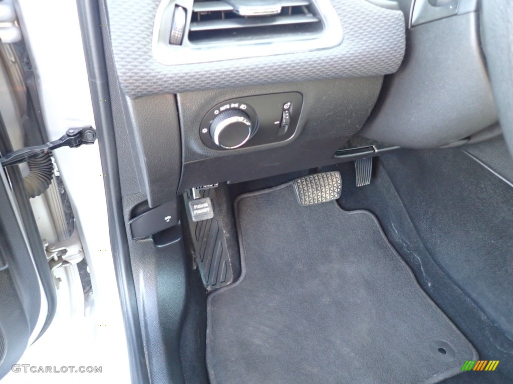 2016 Chevrolet Cruze LT Sedan Controls Photo #140093224