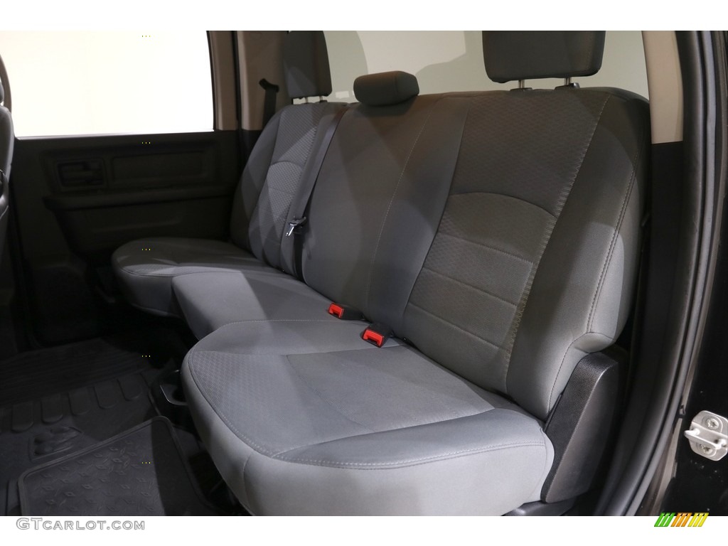 2015 Ram 1500 Express Crew Cab 4x4 Rear Seat Photo #140094556