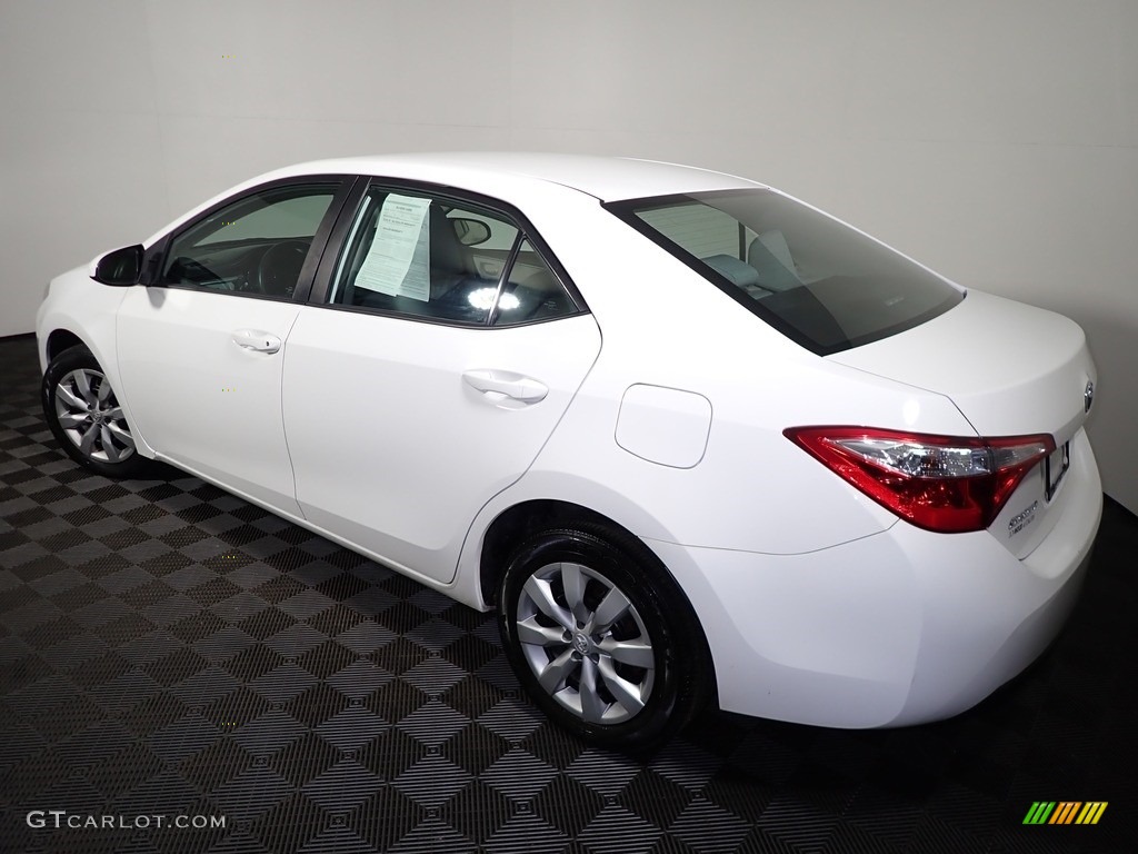 2016 Corolla LE - Super White / Ash photo #9