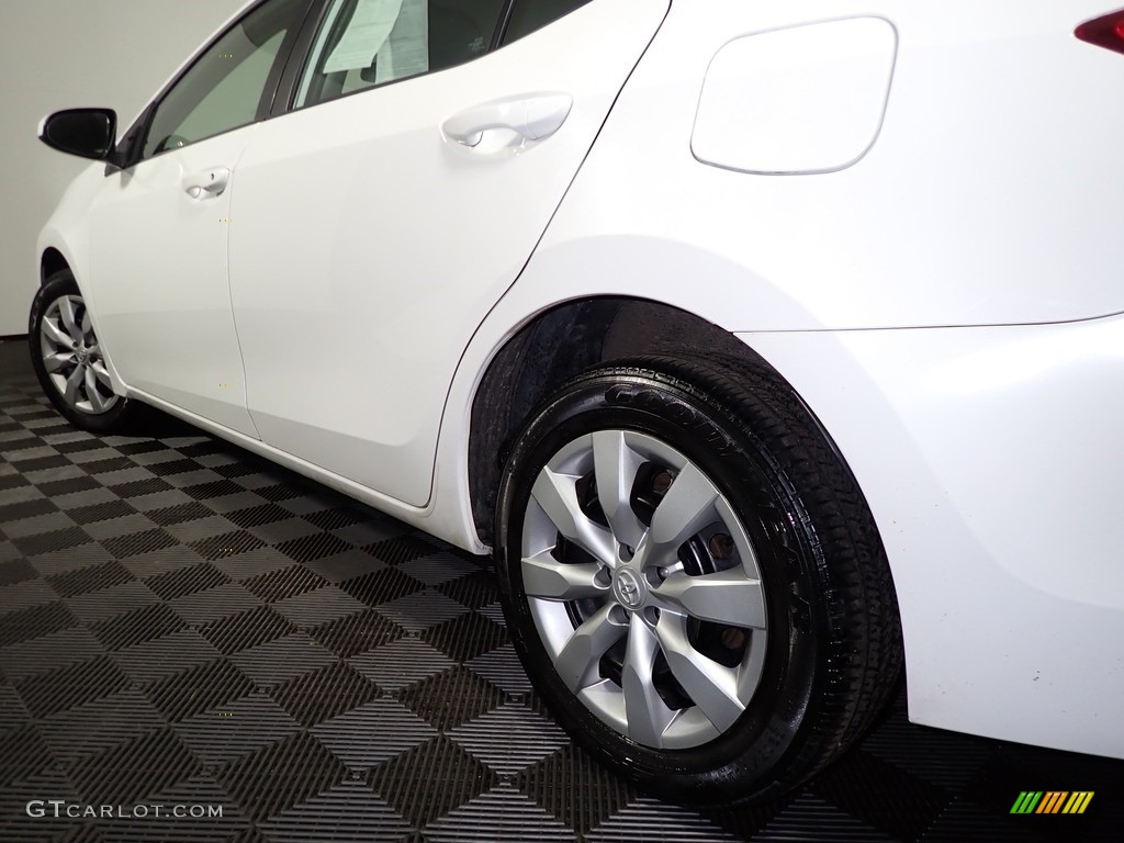 2016 Corolla LE - Super White / Ash photo #10