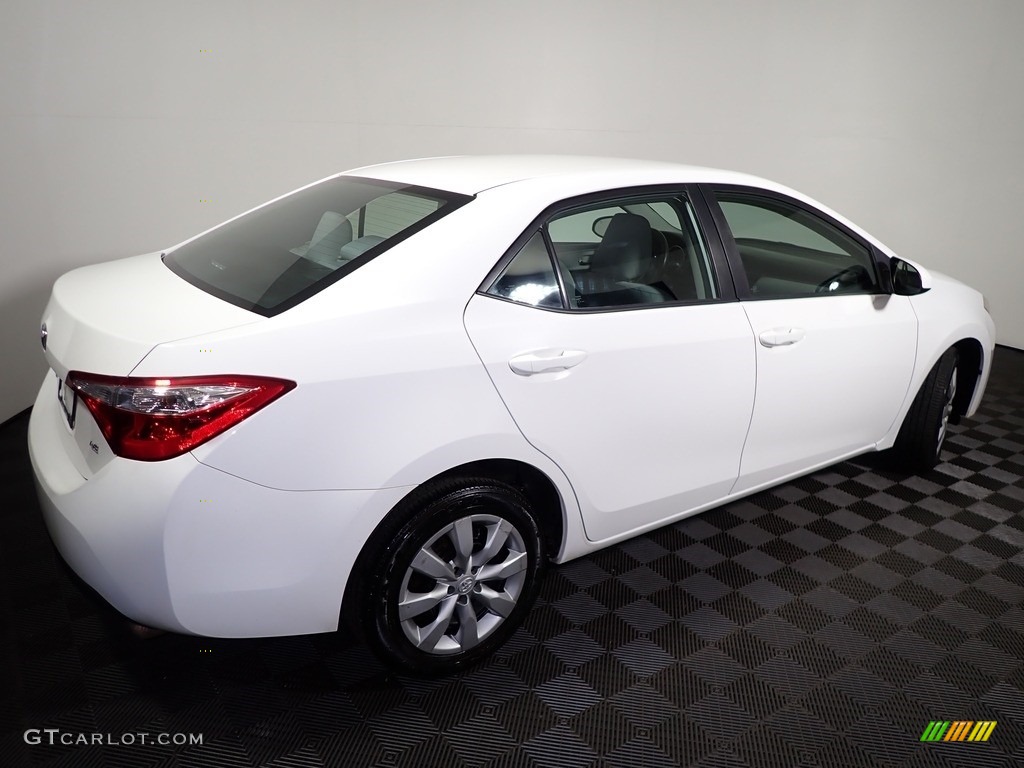 2016 Corolla LE - Super White / Ash photo #14