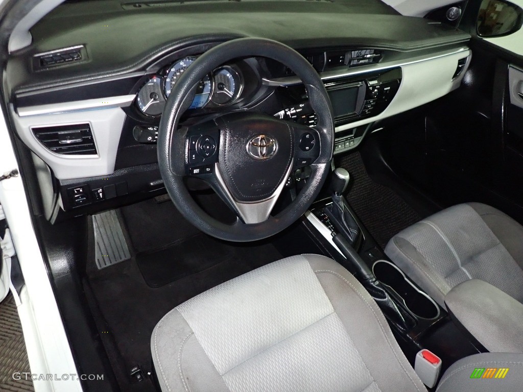 2016 Corolla LE - Super White / Ash photo #18