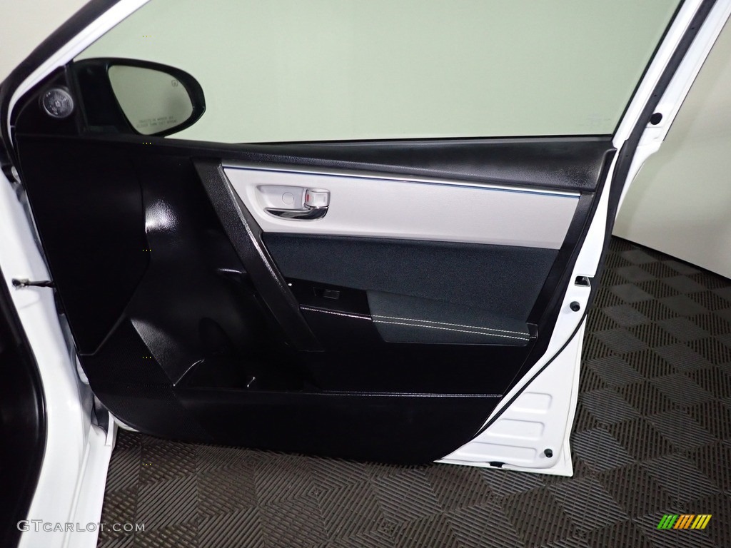 2016 Corolla LE - Super White / Ash photo #24