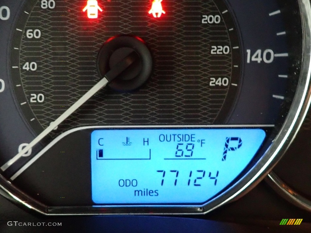 2016 Corolla LE - Super White / Ash photo #28