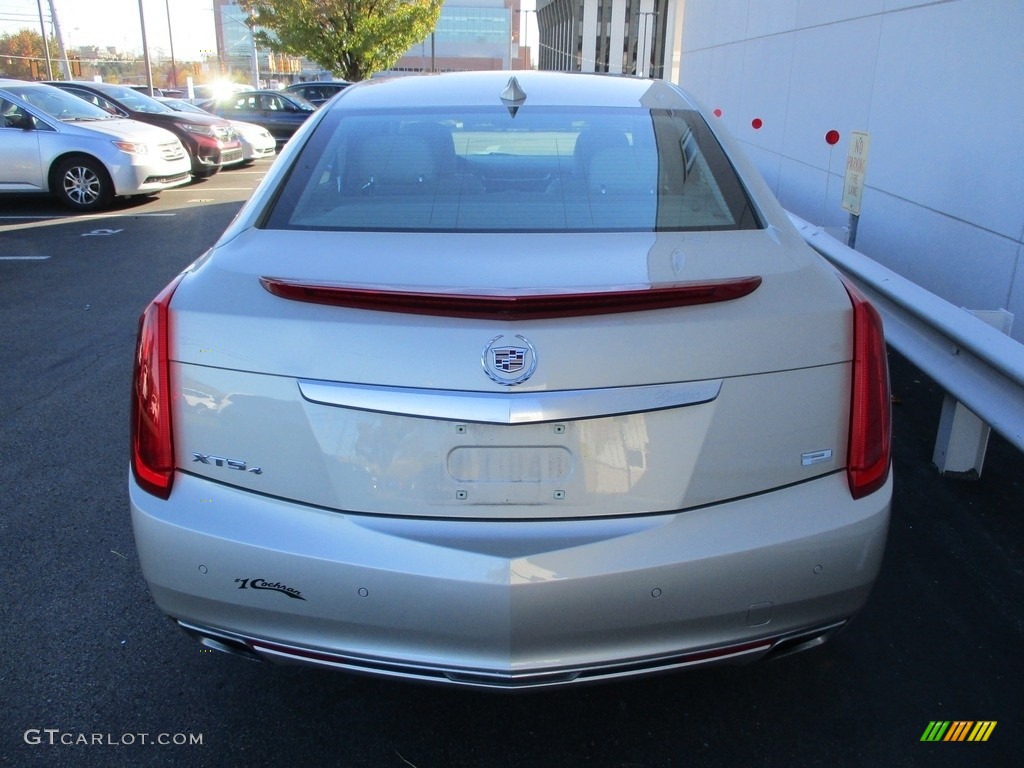 2015 XTS Platinum Sedan - Silver Coast Metallic / Platinum Very Light Platinum/Dark Urban/Cocoa photo #4