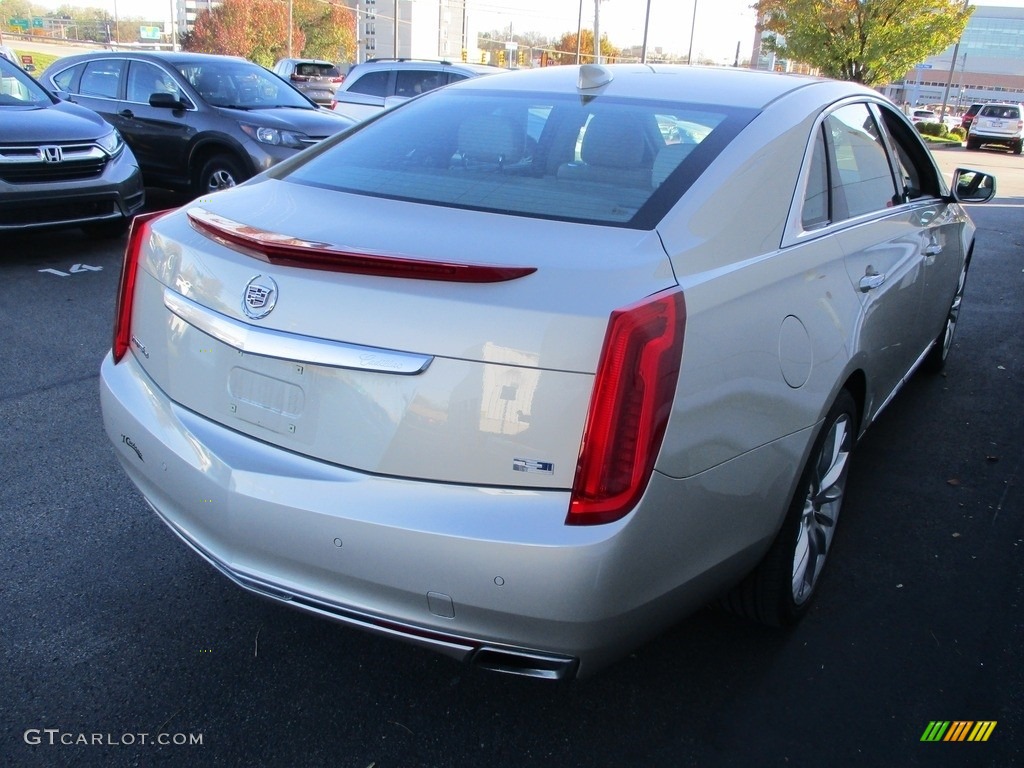 2015 XTS Platinum Sedan - Silver Coast Metallic / Platinum Very Light Platinum/Dark Urban/Cocoa photo #5