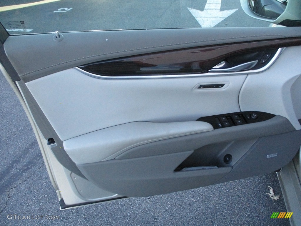 2015 XTS Platinum Sedan - Silver Coast Metallic / Platinum Very Light Platinum/Dark Urban/Cocoa photo #10