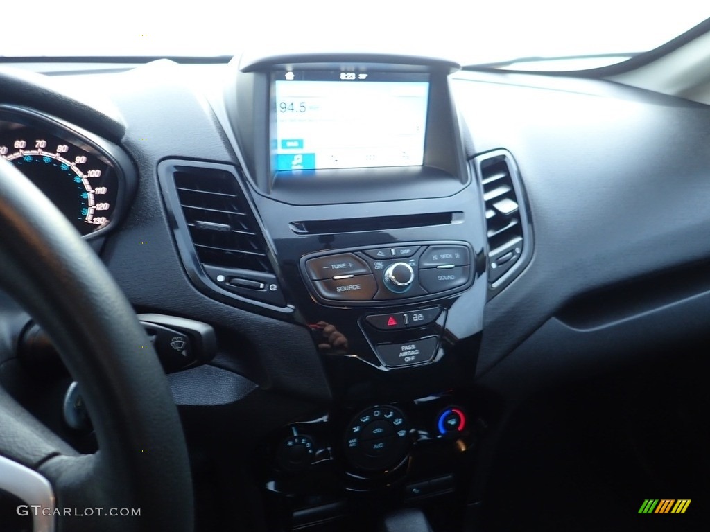 2016 Fiesta SE Sedan - Ruby Red Metallic / Charcoal Black photo #23