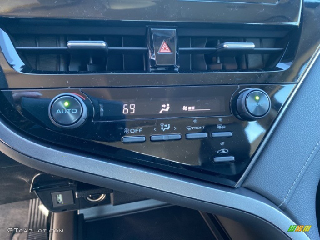 2021 Toyota Camry SE Controls Photo #140114254
