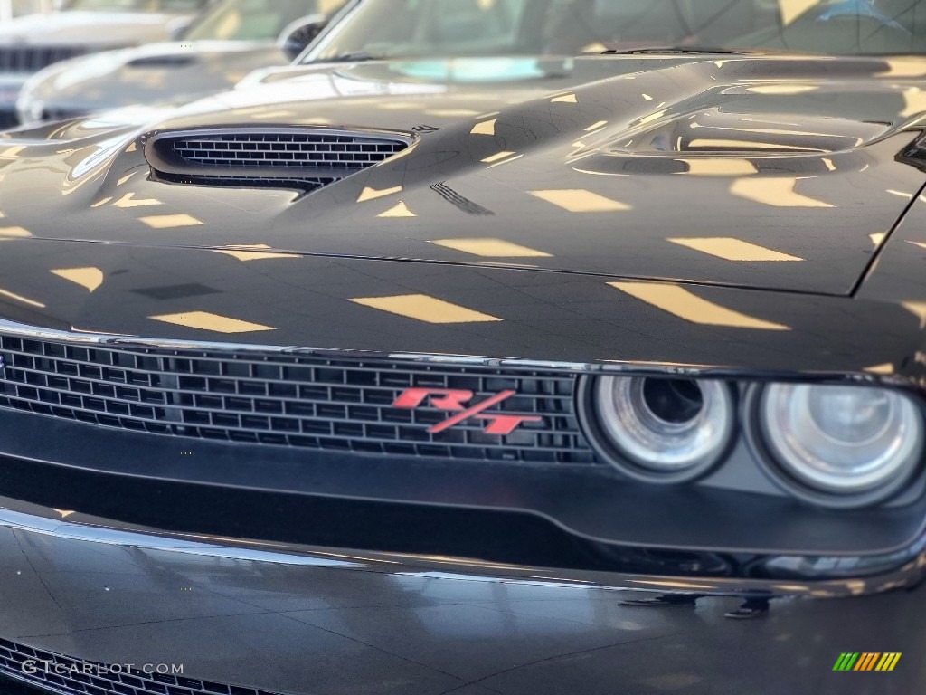 2020 Challenger R/T Scat Pack - Pitch Black / Black/Ruby Red photo #3