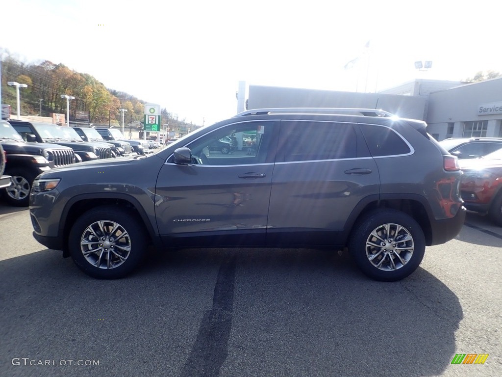 2021 Cherokee Latitude Lux 4x4 - Sting-Gray / Black photo #7