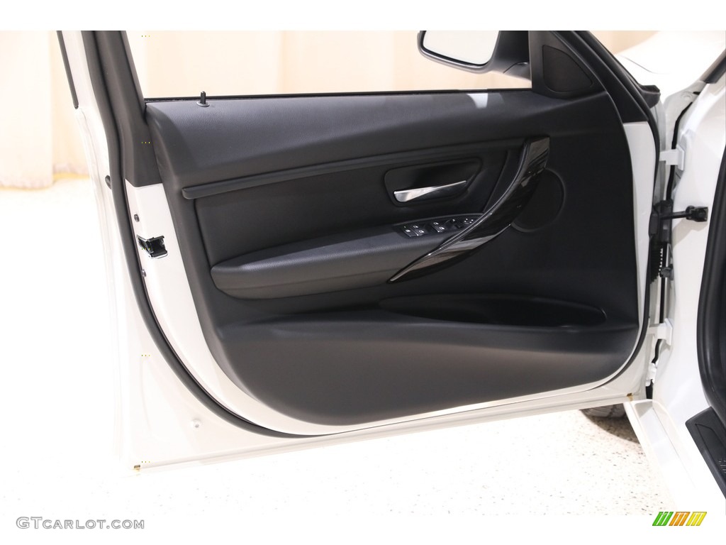 2018 3 Series 320i xDrive Sedan - Alpine White / Black photo #4