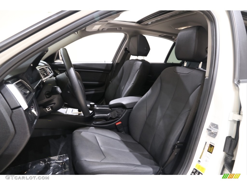 2018 3 Series 320i xDrive Sedan - Alpine White / Black photo #5