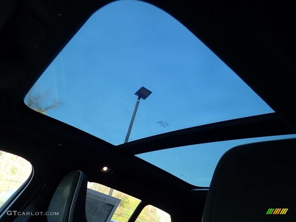 2019 XC40 T5 R-Design AWD - Bursting Blue Metallic / Charcoal photo #20