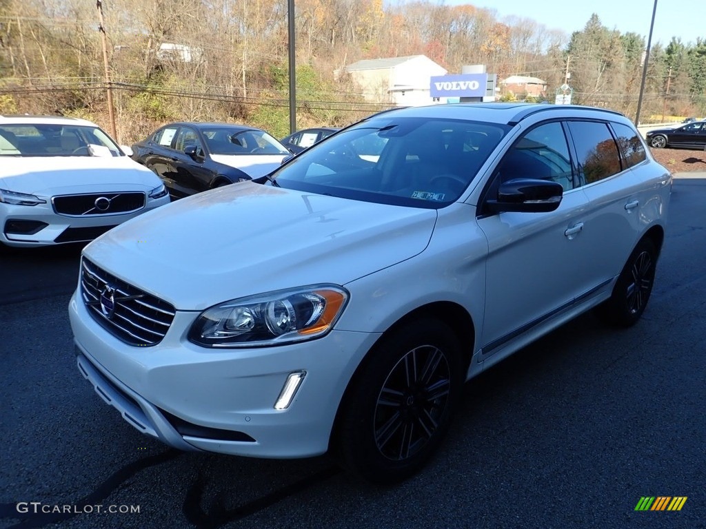 2017 XC60 T5 Dynamic - Ice White / Off Black photo #8