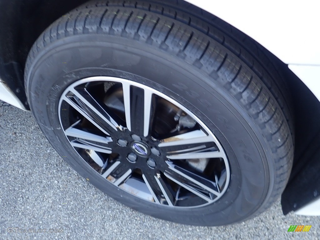 2017 XC60 T5 Dynamic - Ice White / Off Black photo #10