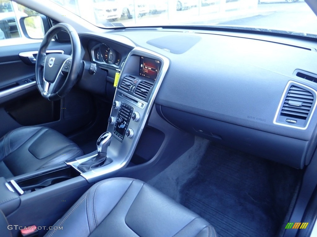 2017 XC60 T5 Dynamic - Ice White / Off Black photo #12