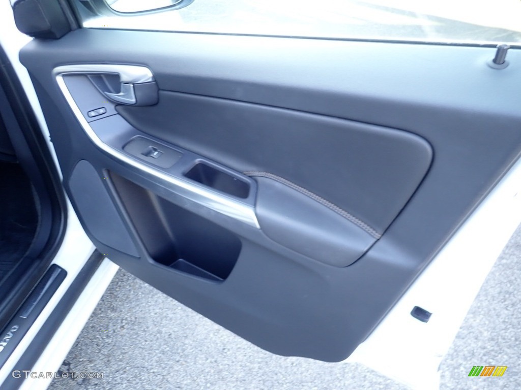 2017 XC60 T5 Dynamic - Ice White / Off Black photo #13