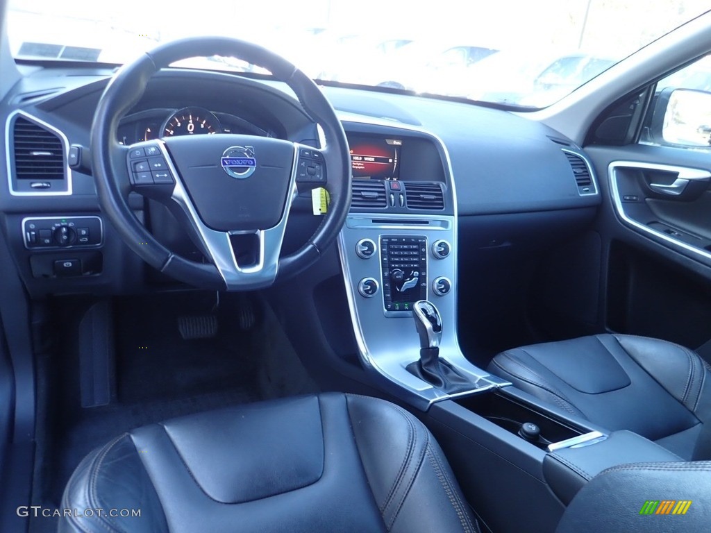 2017 XC60 T5 Dynamic - Ice White / Off Black photo #17