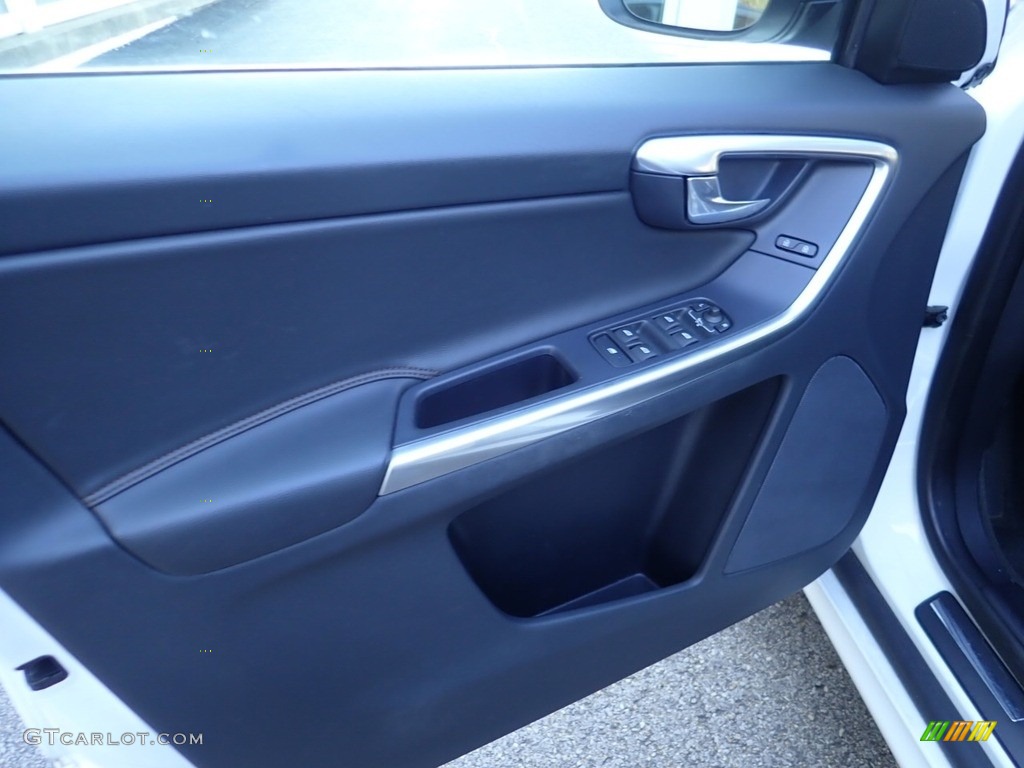 2017 XC60 T5 Dynamic - Ice White / Off Black photo #18