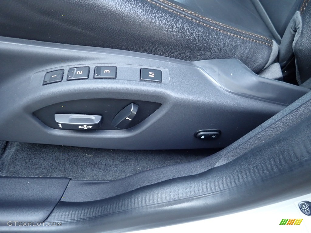 2017 XC60 T5 Dynamic - Ice White / Off Black photo #19