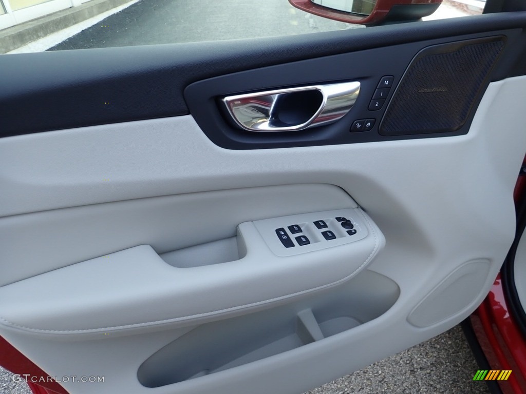 2021 Volvo XC60 T5 AWD Inscription Blonde/Charcoal Door Panel Photo #140127240