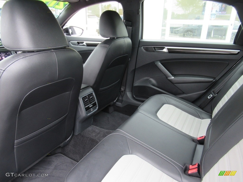 2018 Volkswagen Passat GT Rear Seat Photo #140131545