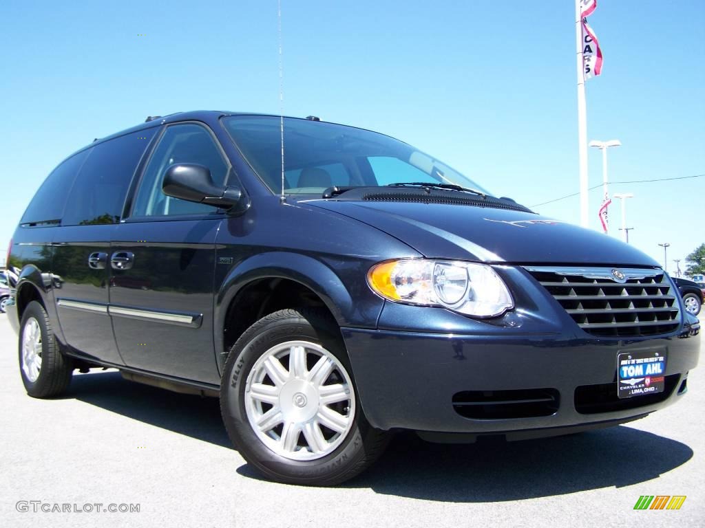 2007 Town & Country Touring - Modern Blue Pearl / Dark Khaki/Light Graystone photo #1