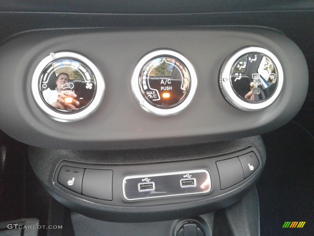 2020 Fiat 500X Trekking AWD Controls Photo #140142488