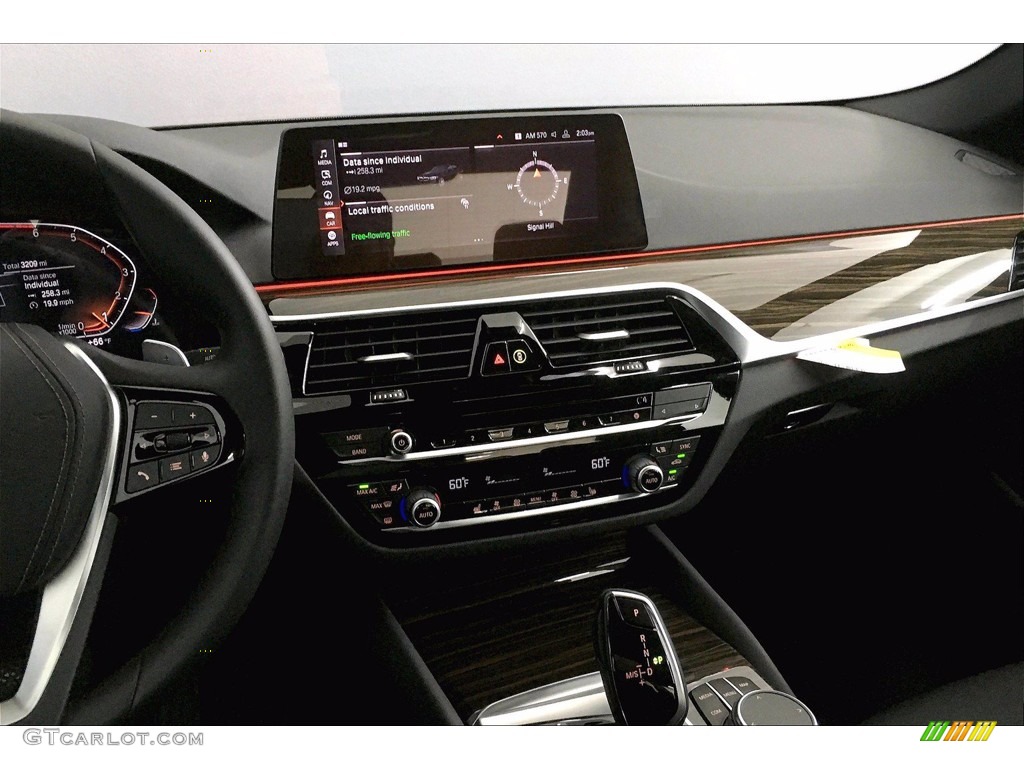 2020 5 Series 530i Sedan - Black Sapphire Metallic / Black photo #5