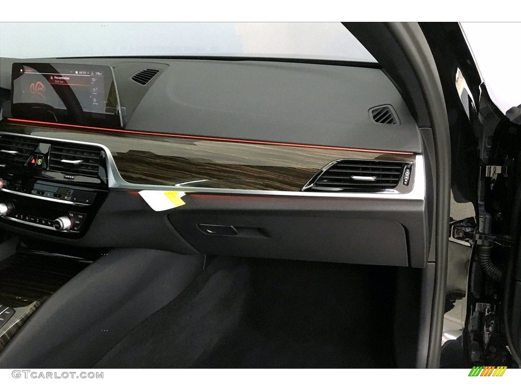 2020 5 Series 530i Sedan - Black Sapphire Metallic / Black photo #22