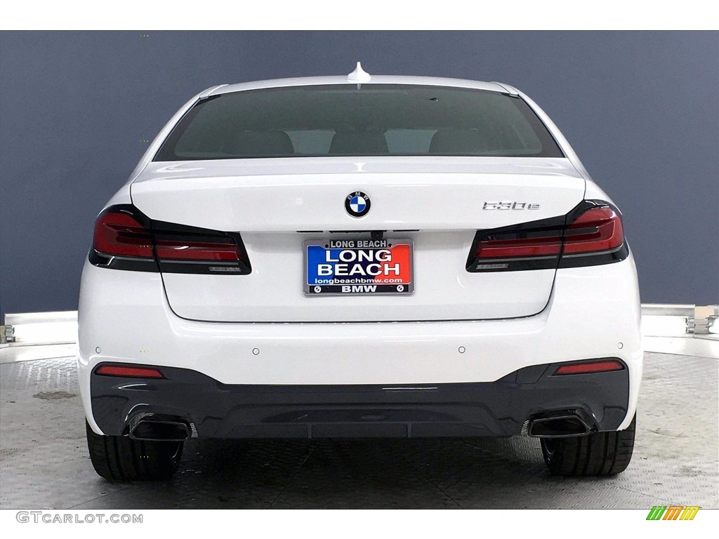 2021 5 Series 530e Sedan - Alpine White / Black photo #4