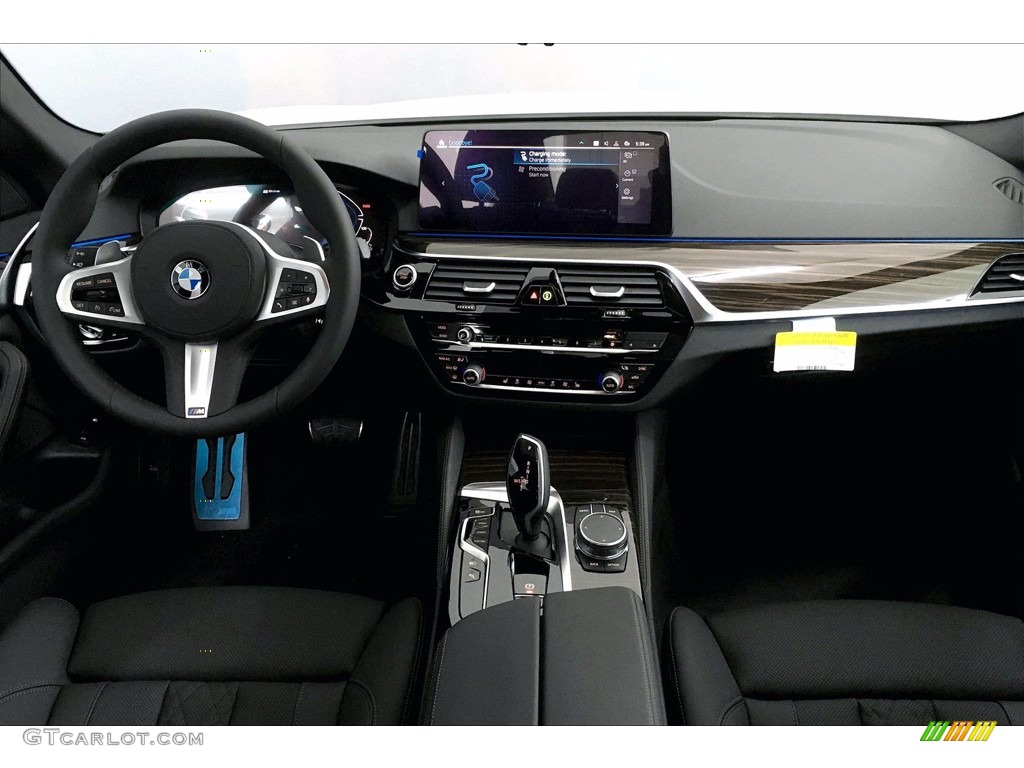 2021 BMW 5 Series 530e Sedan Black Dashboard Photo #140148444