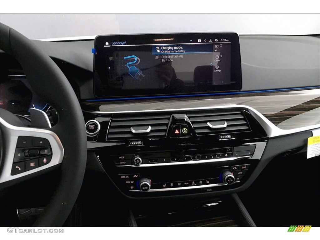 2021 5 Series 530e Sedan - Alpine White / Black photo #6