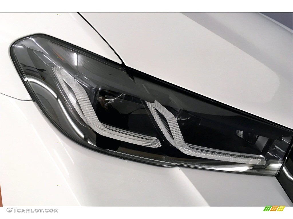 2021 5 Series 530e Sedan - Alpine White / Black photo #14