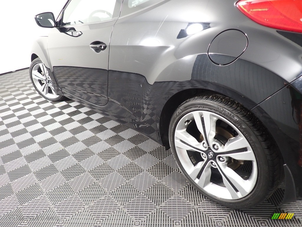 2017 Veloster Value Edition - Ultra Black / Black photo #13