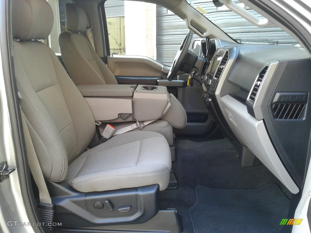 Medium Earth Gray Interior 2020 Ford F150 XLT SuperCrew 4x4 Photo #140151072