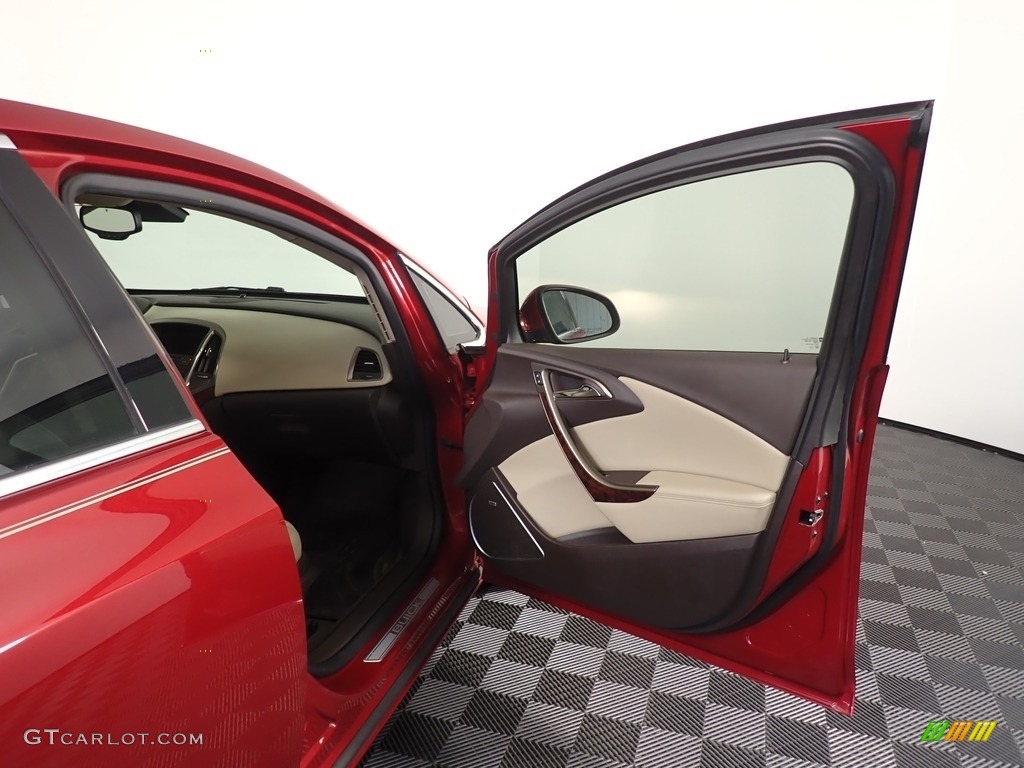 2013 Verano FWD - Crystal Red Tintcoat / Cashmere photo #31