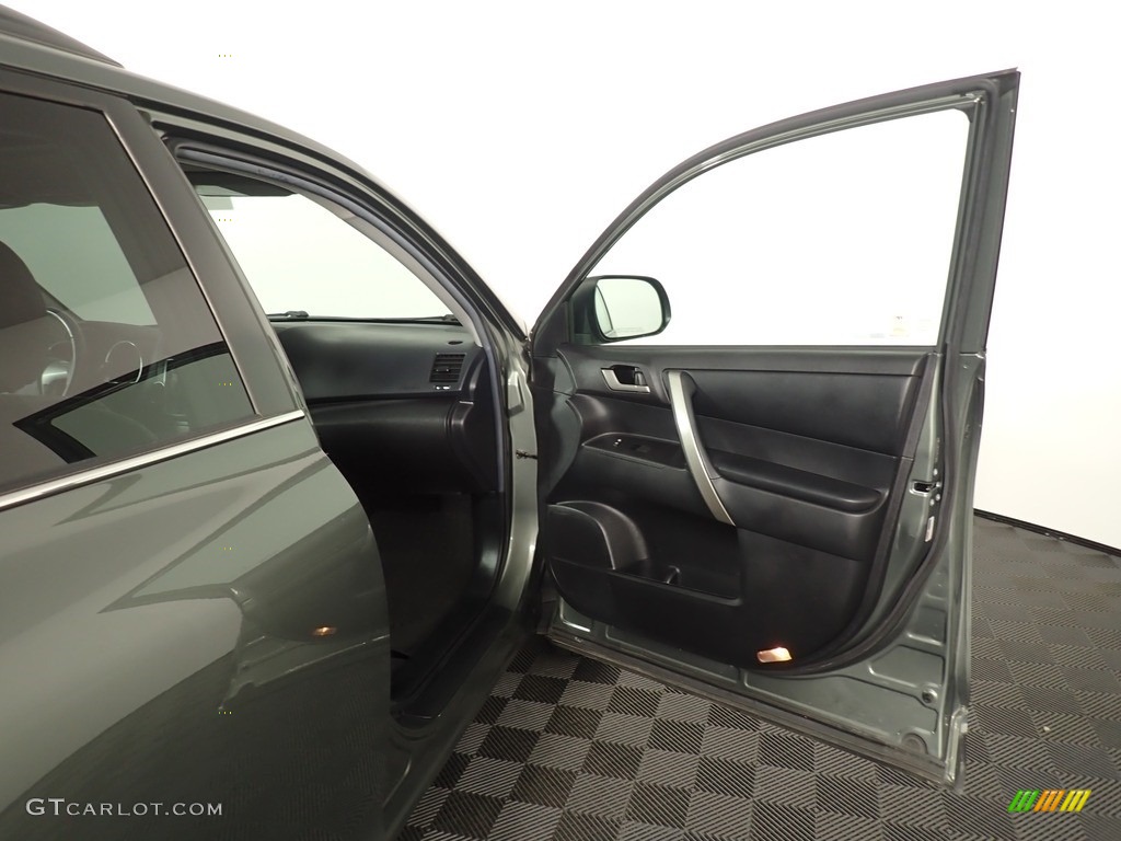 2013 Highlander SE 4WD - Cypress Green Pearl / Ash photo #43