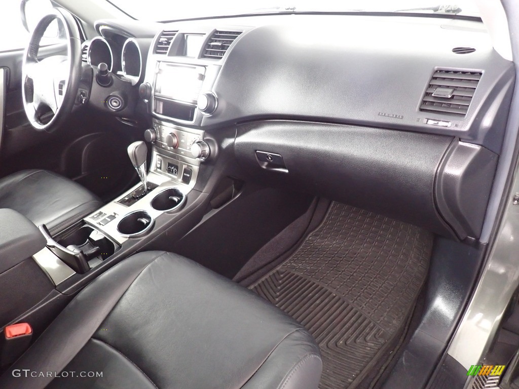 2013 Highlander SE 4WD - Cypress Green Pearl / Ash photo #45