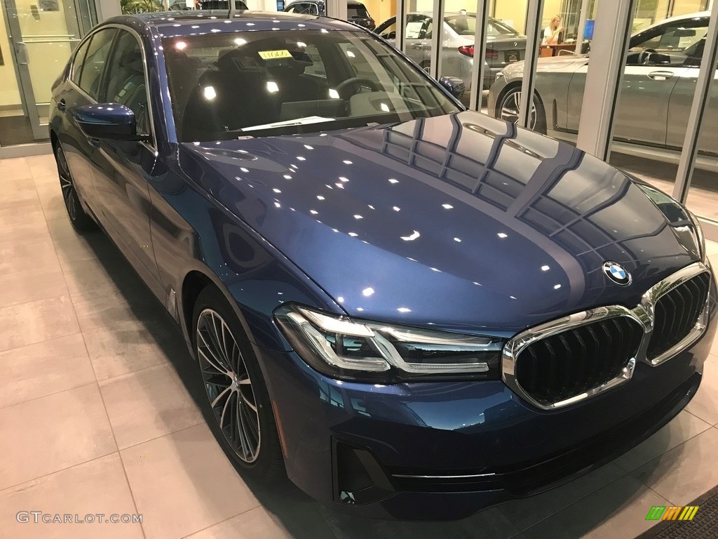 2021 5 Series 530i xDrive Sedan - Phytonic Blue Metallic / Black photo #1