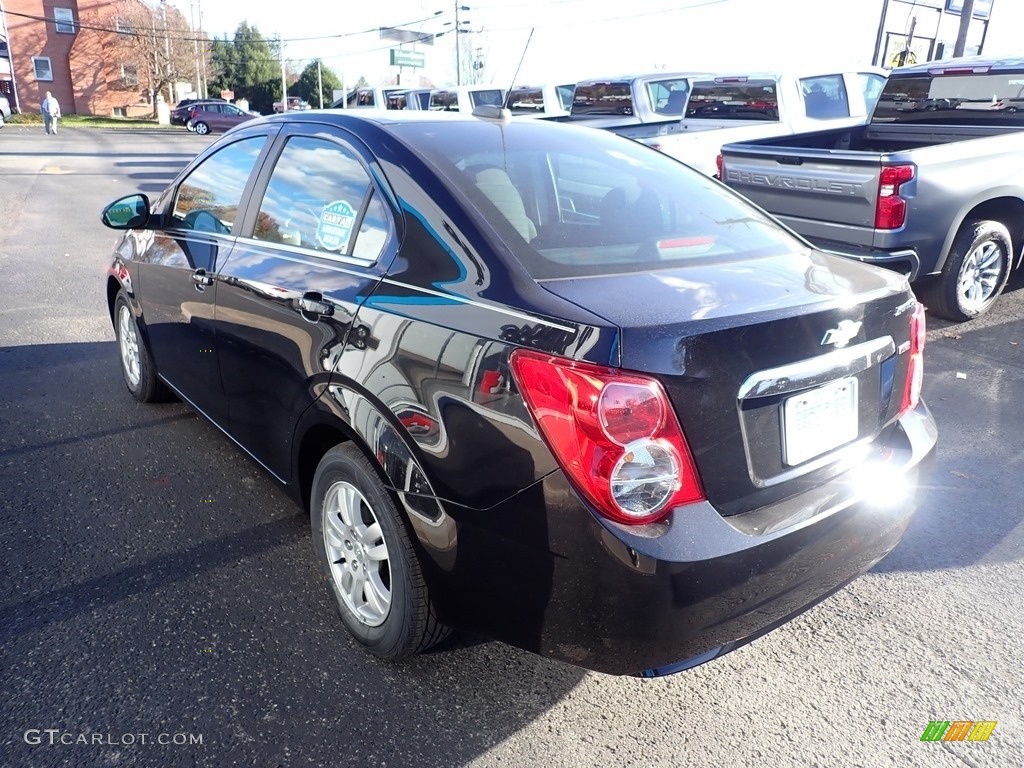 2016 Sonic LT Sedan - Mosaic Black Metallic / Jet Black/Dark Titanium photo #5