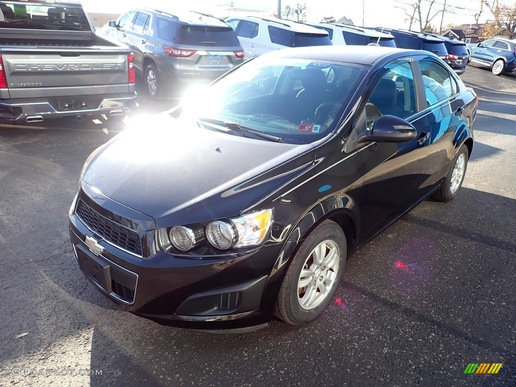 2016 Sonic LT Sedan - Mosaic Black Metallic / Jet Black/Dark Titanium photo #1