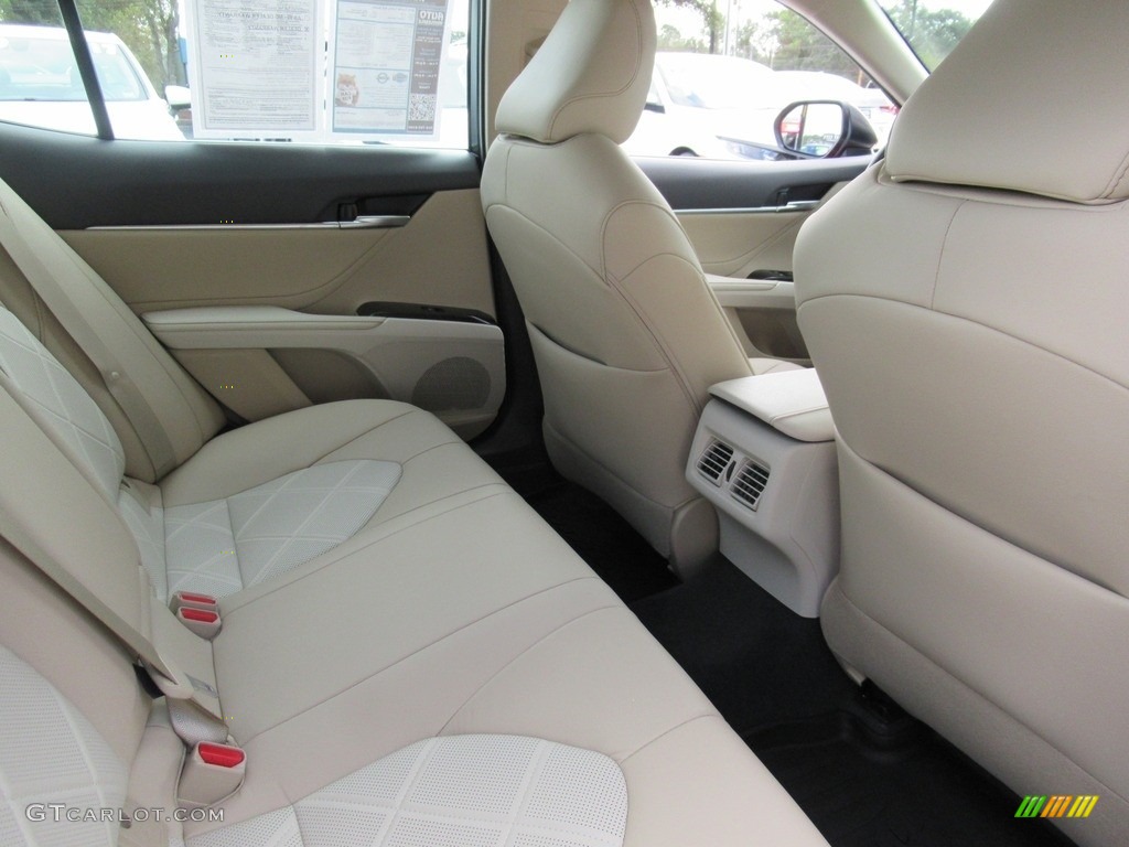 2018 Camry XLE - Ruby Flare Pearl / Macadamia photo #13