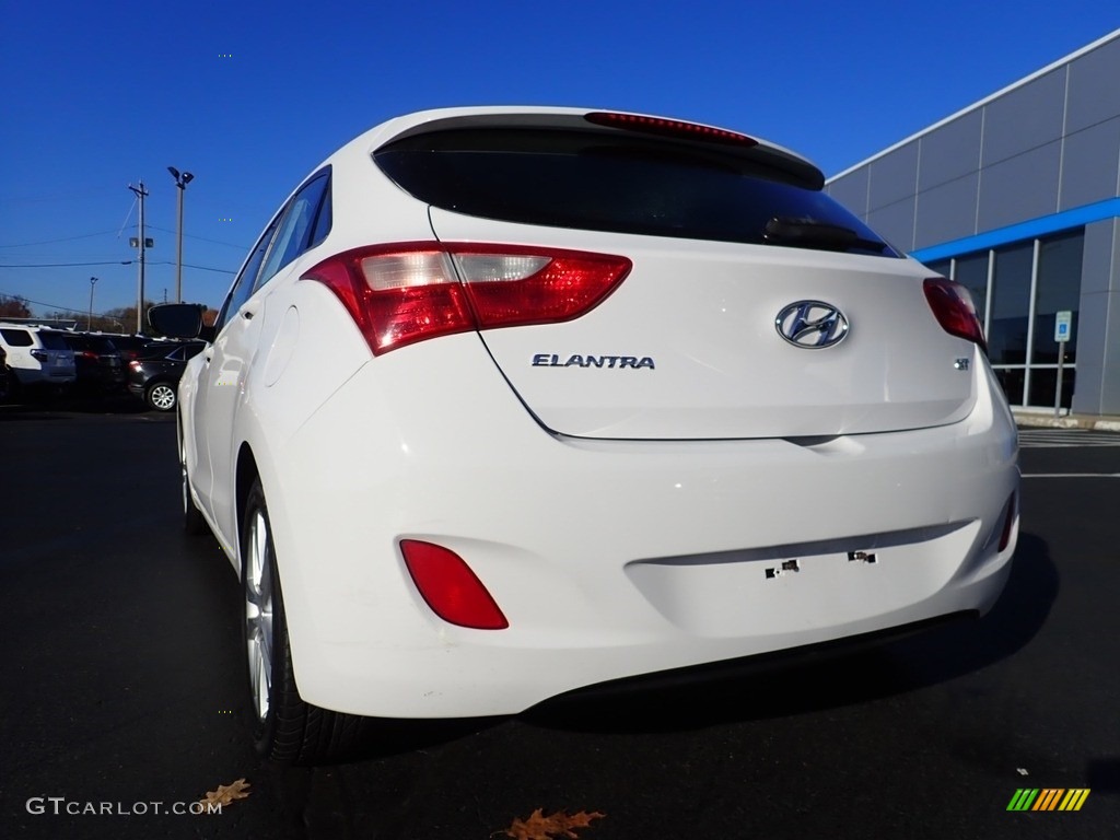 2013 Elantra GT - Monaco White / Black photo #5