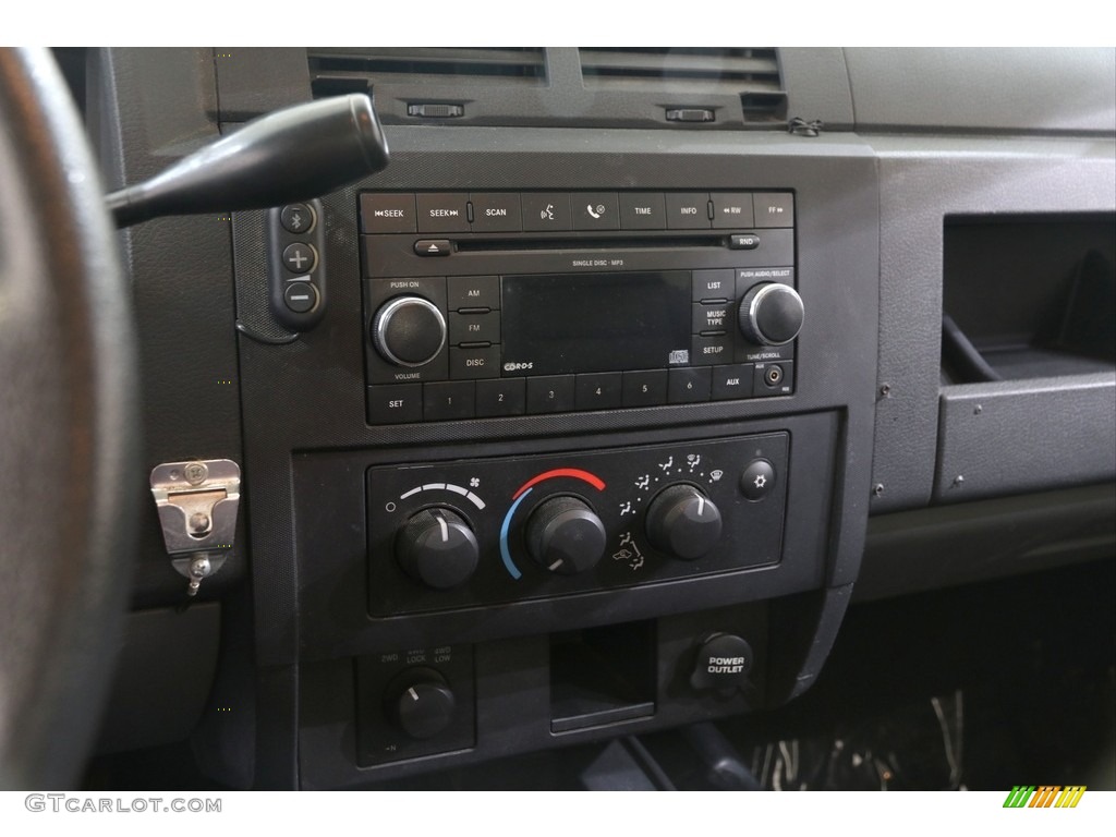 2008 Dodge Dakota ST Extended Cab 4x4 Controls Photo #140173086