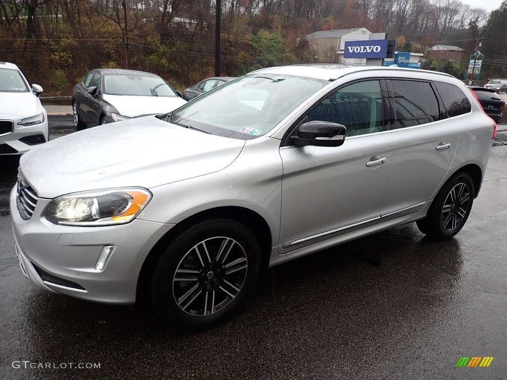 Bright Silver Metallic 2017 Volvo XC60 T5 Dynamic Exterior Photo #140175591