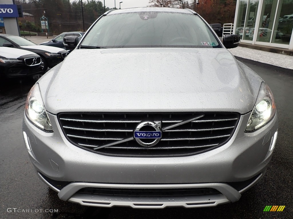 2017 XC60 T5 Dynamic - Bright Silver Metallic / Off Black photo #10