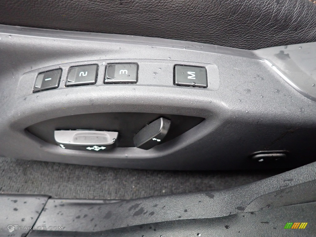 2017 XC60 T5 Dynamic - Bright Silver Metallic / Off Black photo #17