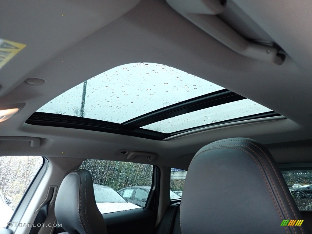 2017 XC60 T5 Dynamic - Bright Silver Metallic / Off Black photo #18